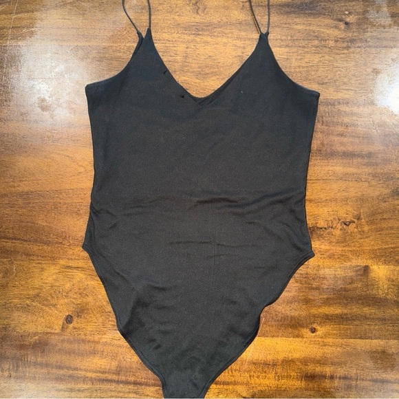 Gaze Womens Bodysuit Size M Black V-Neck Thin Strap Sleeveless Stretch - Picture 5 of 9